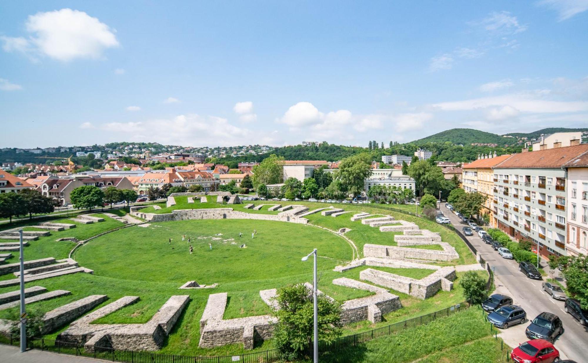 Free Parking Amphitheater Apartment - Wifi, Ac, Tv Budapeşte Dış mekan fotoğraf